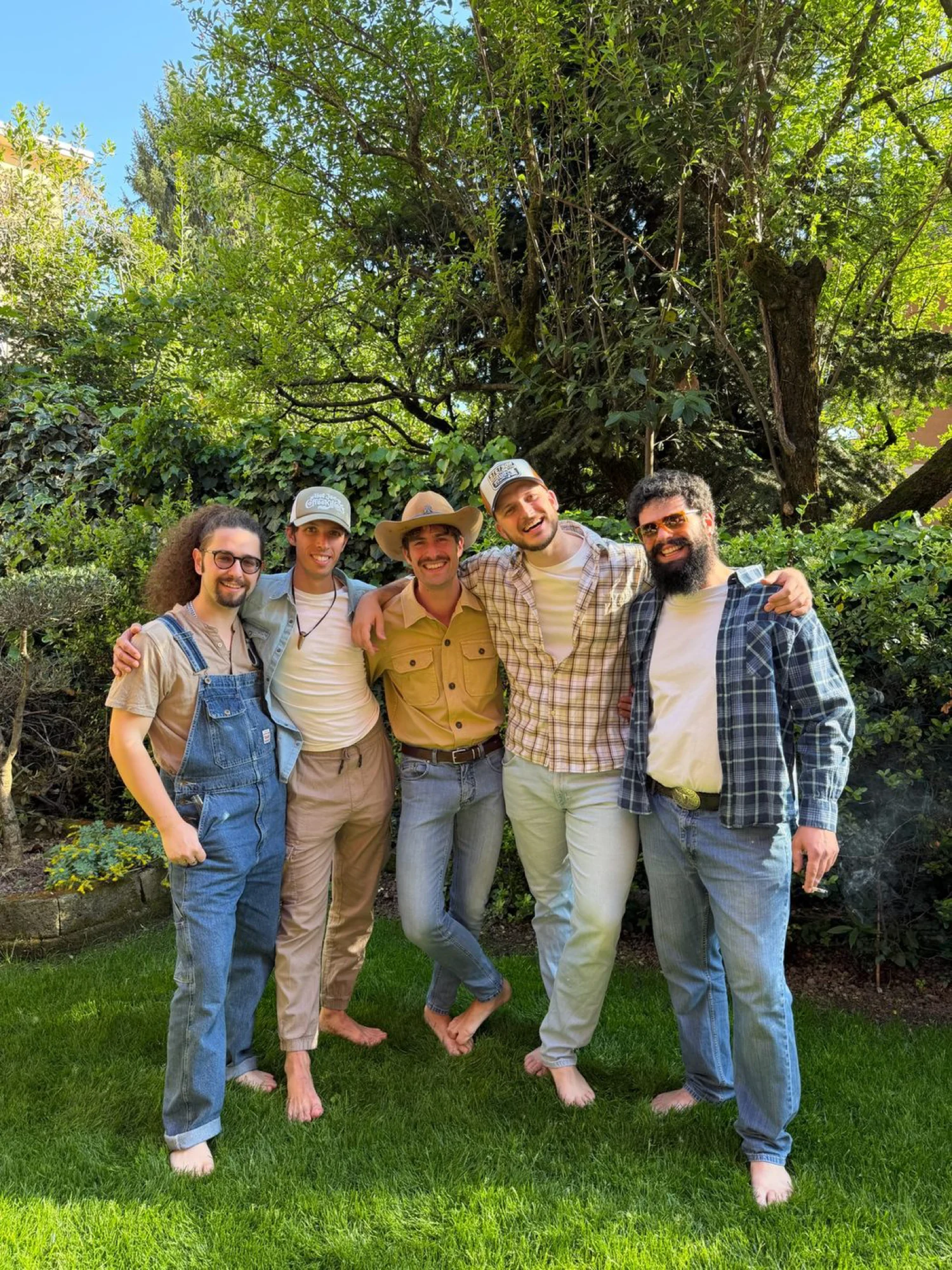 La band in giardino, prima del live